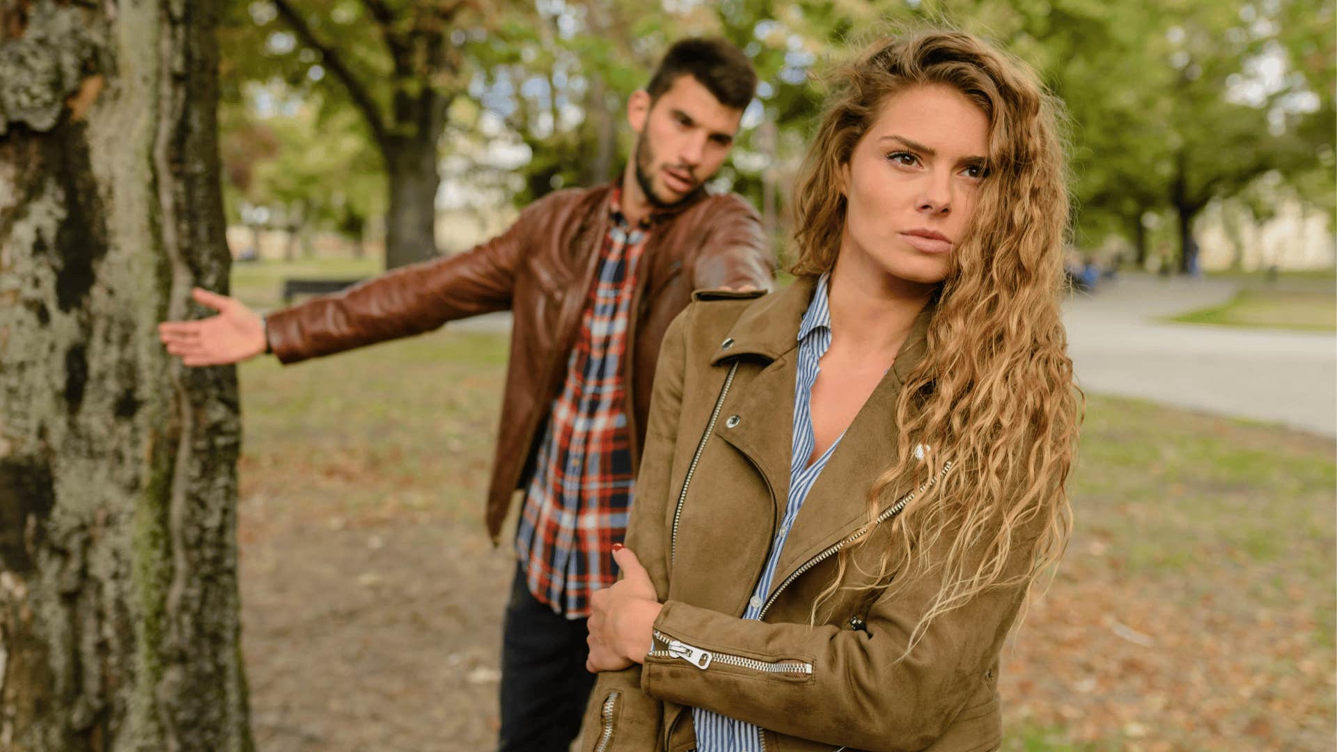 subtle red flags show up during couple's first fight man gets defensive