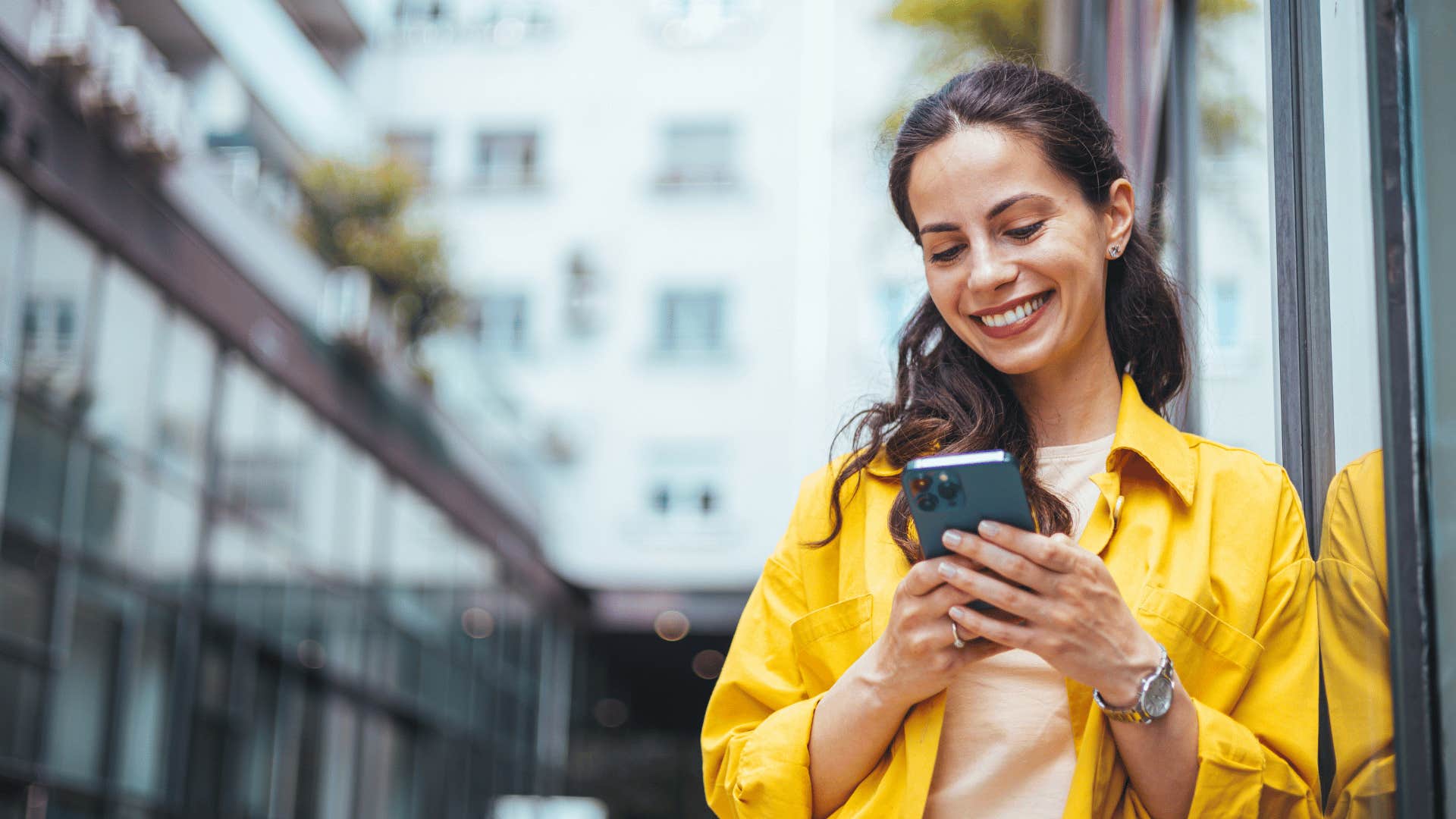 zoned out woman on her phone