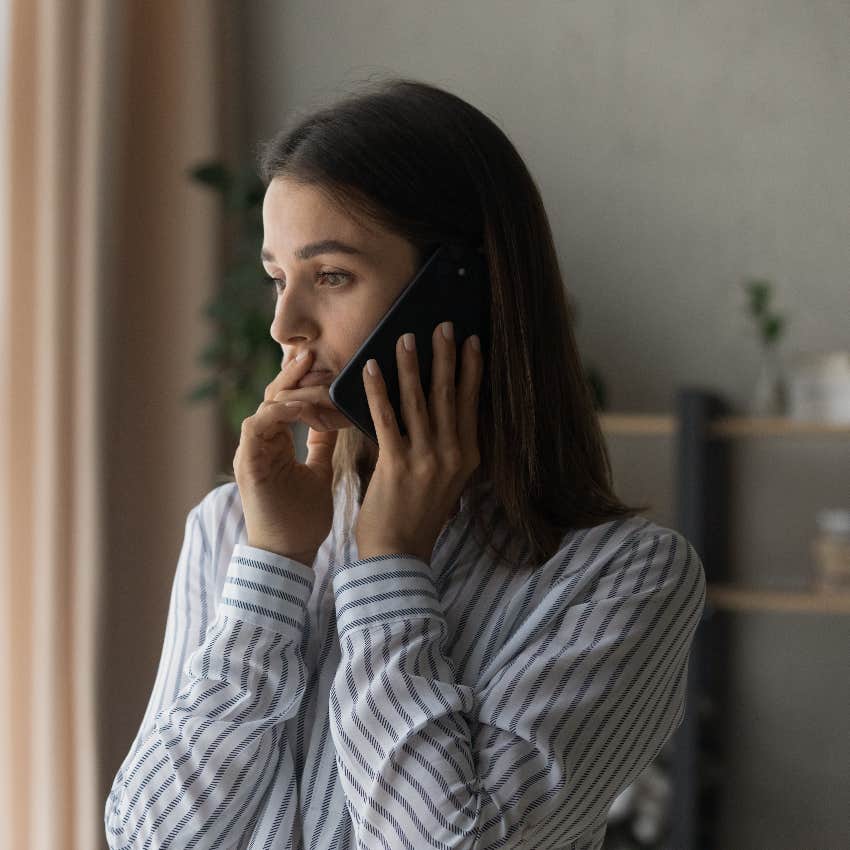 Woman on the phone with her mother