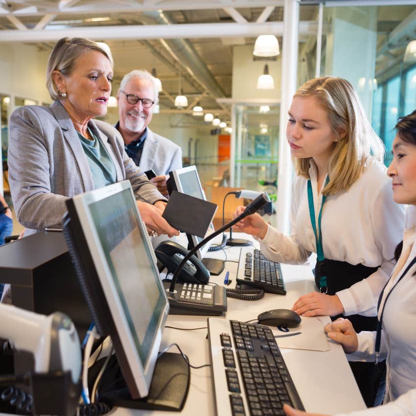 Passenger complaining to the gate agent