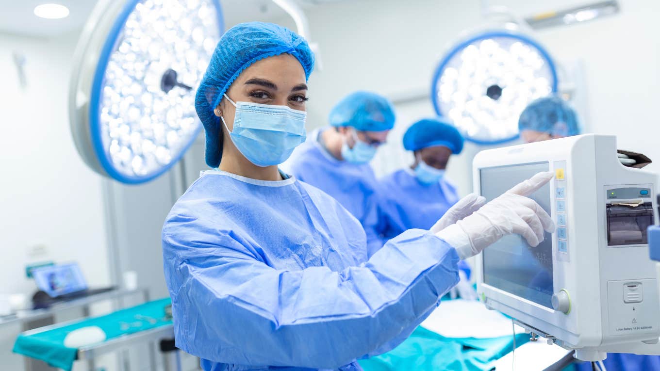 Anesthesiologist in surgery