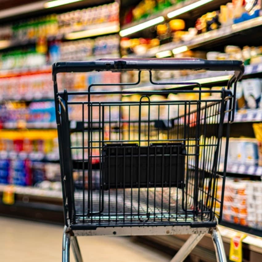 shopping cart in store 