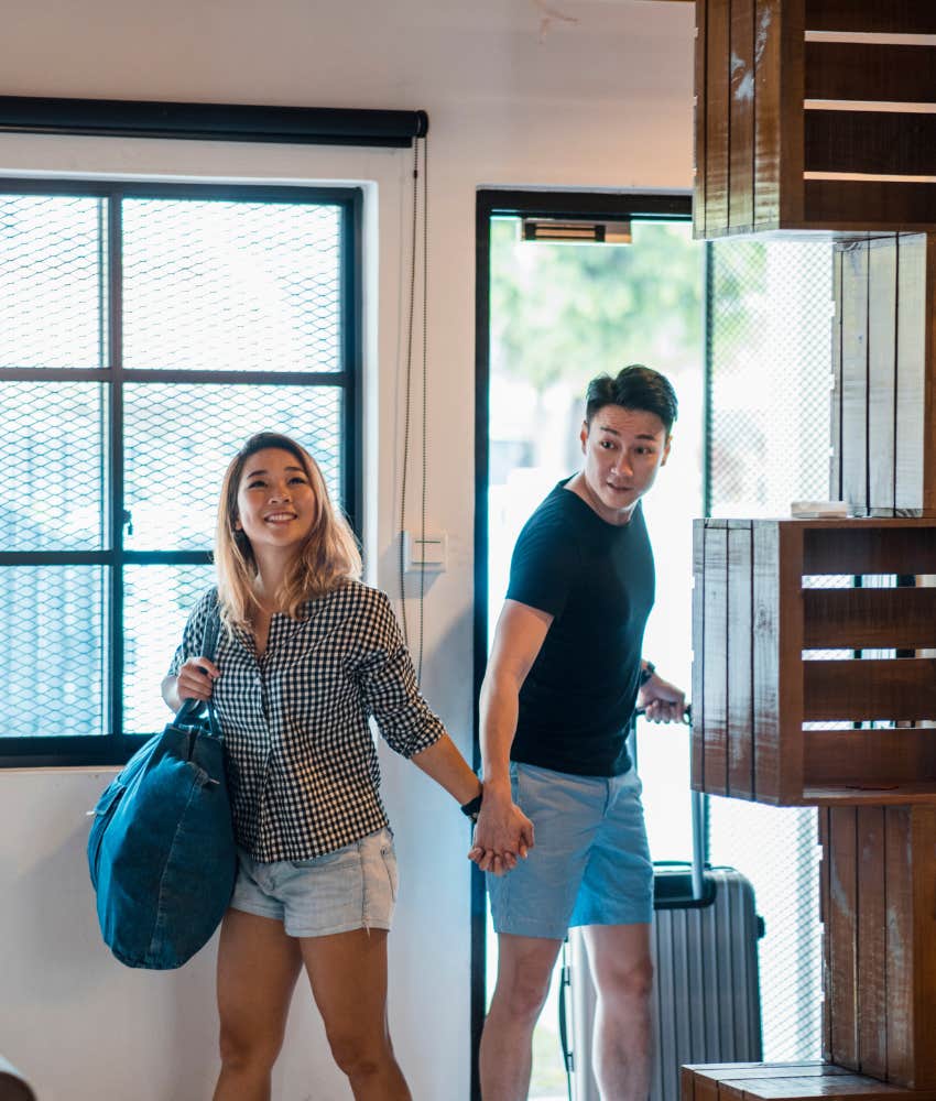 couple arriving for family visit