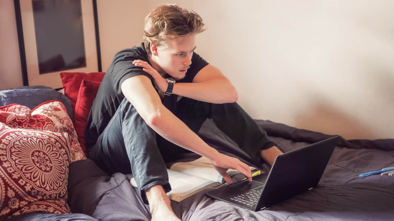 college freshman in dorm room