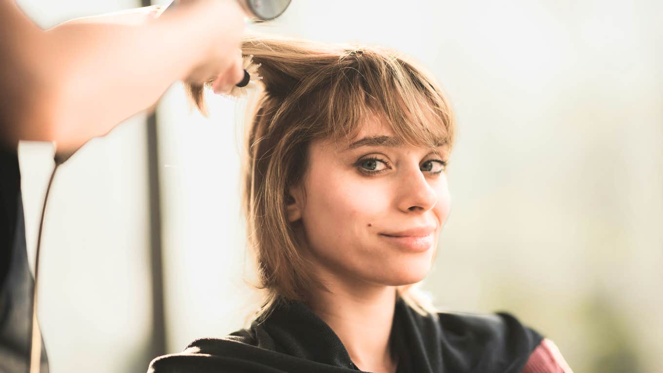 Woman getting a new hairstyle.