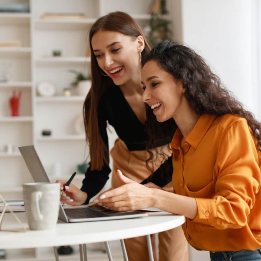 female colleagues talking