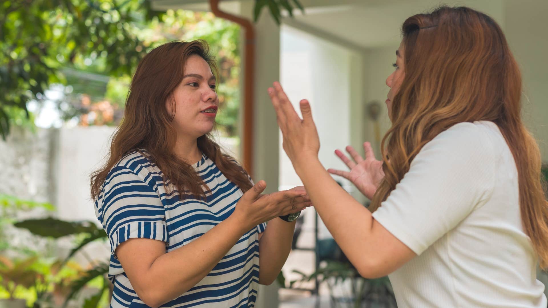 two women arguing