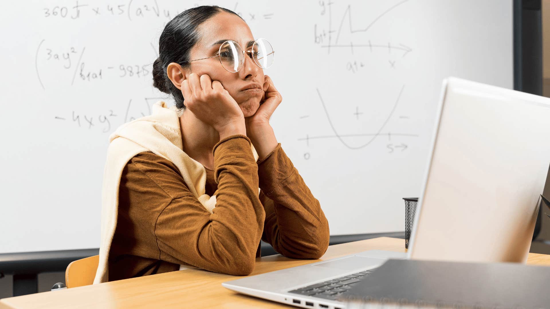 frustrated woman at computer 