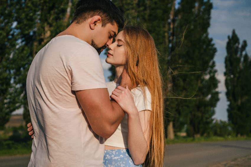 Harsh Signs You're Totally His Rebound