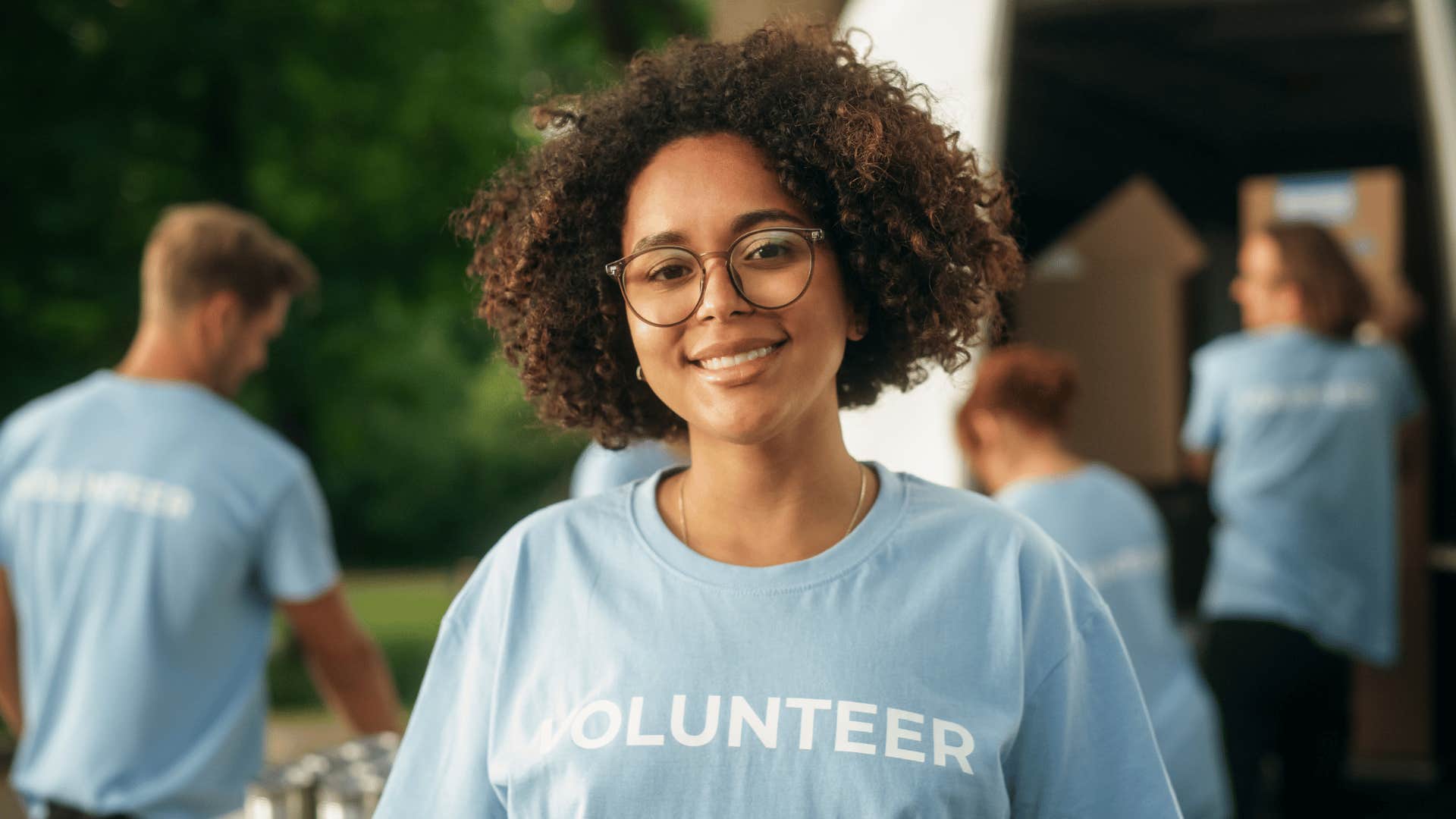 woman volunteering