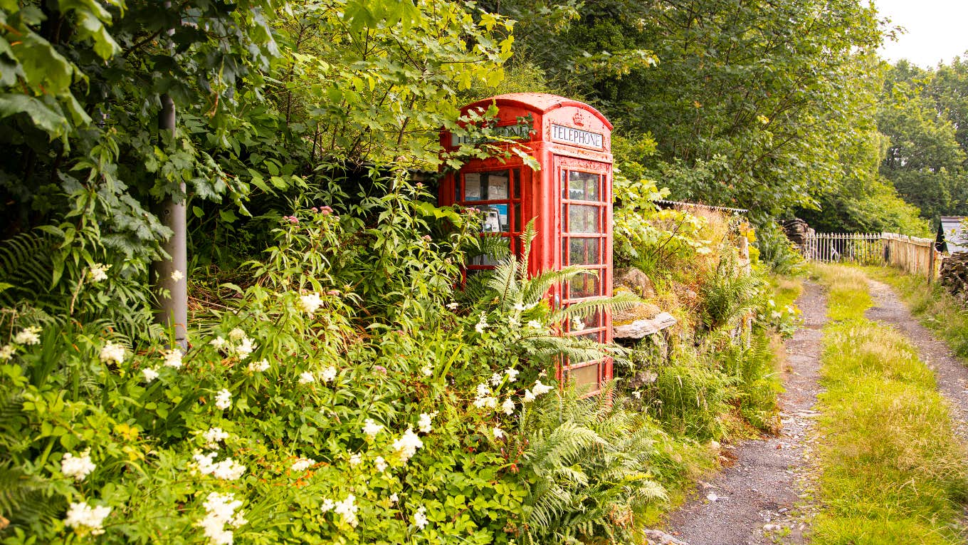 Hidden wind phone