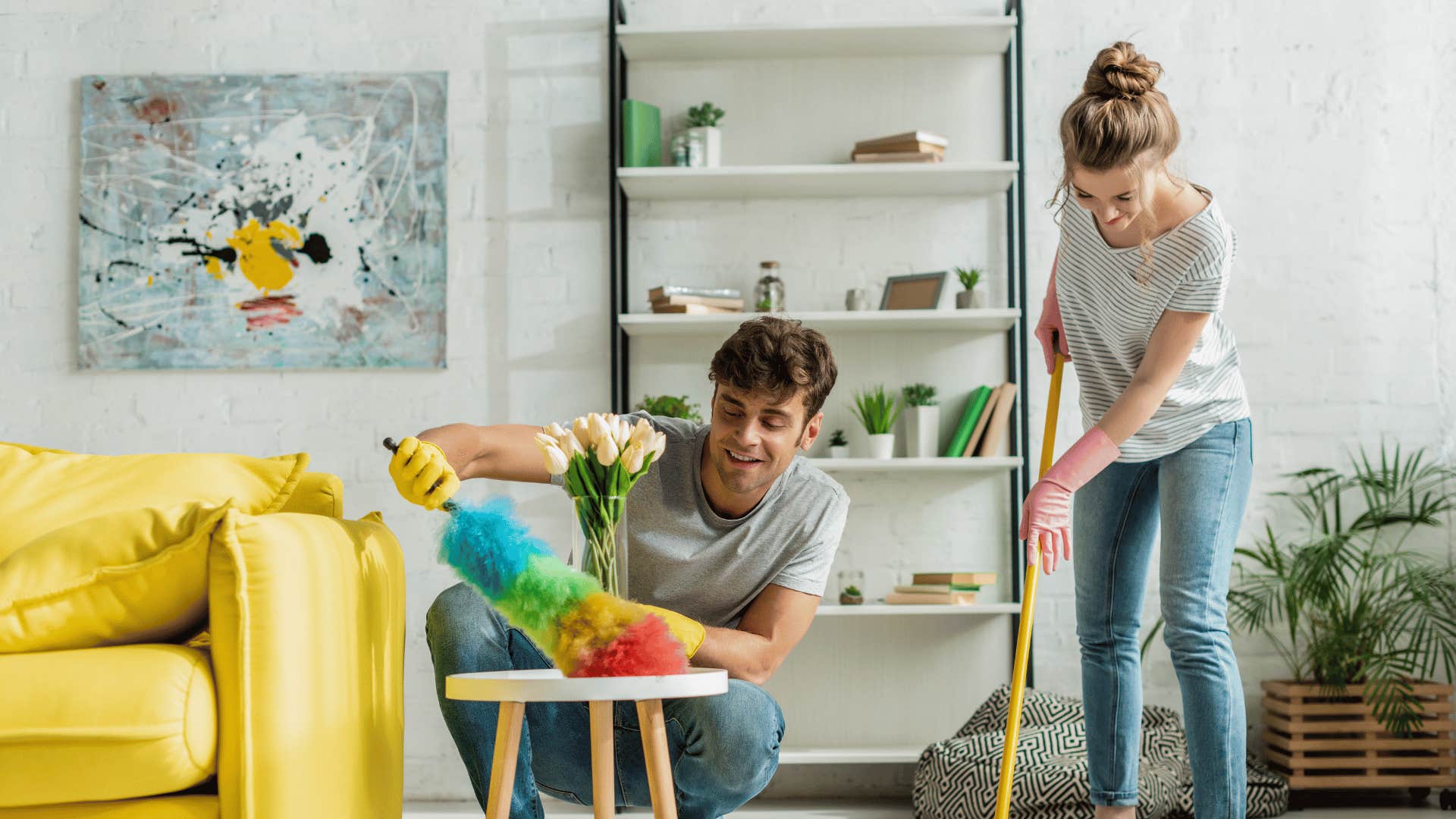 couple cleaning