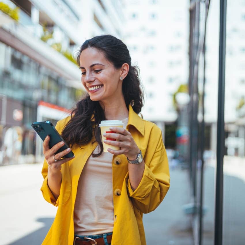 woman living in walkable city