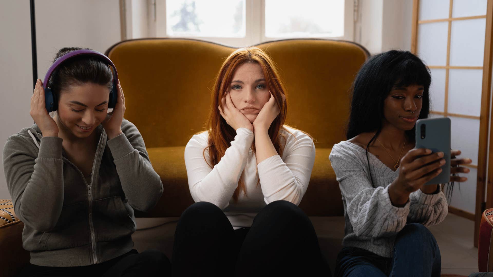 woman with friends to avoid being alone