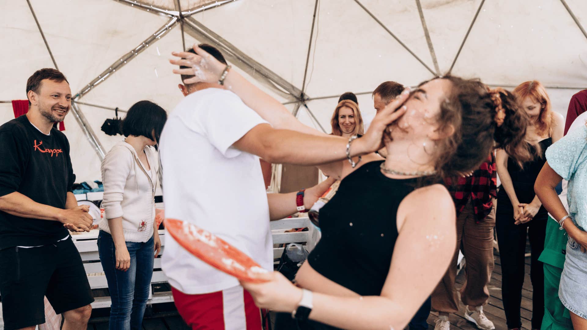 cake fight