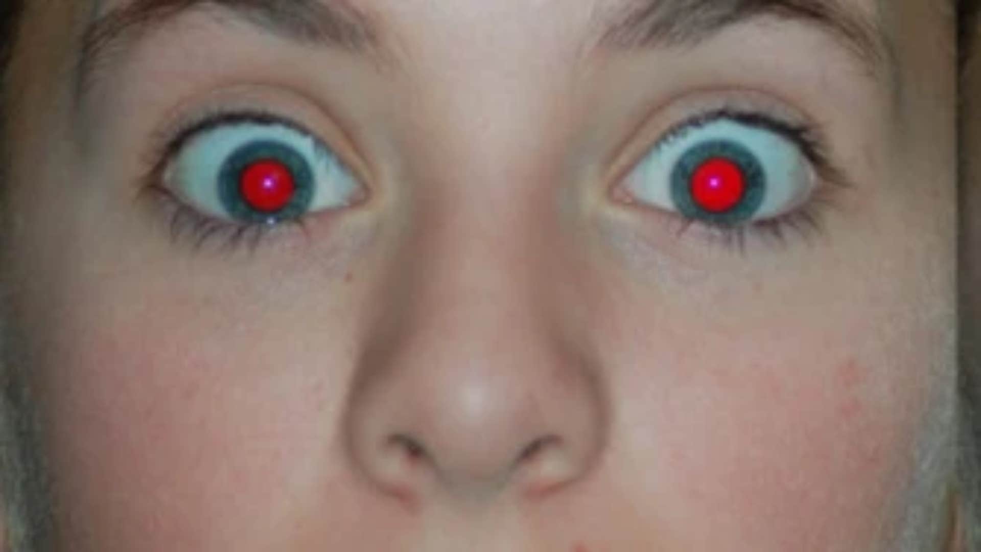 Red Eye In Photos Disappeared Without Anyone Noticing