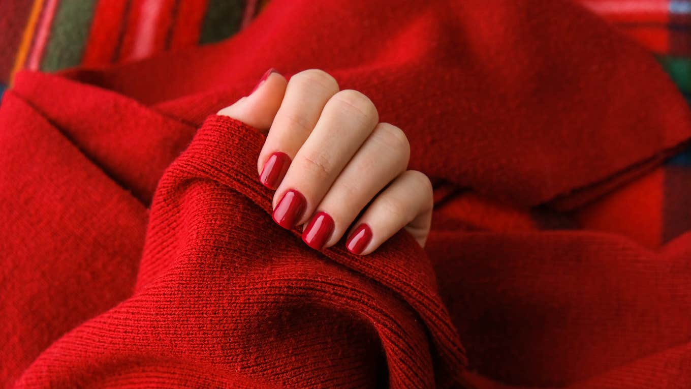 long red fingernails predict how long live