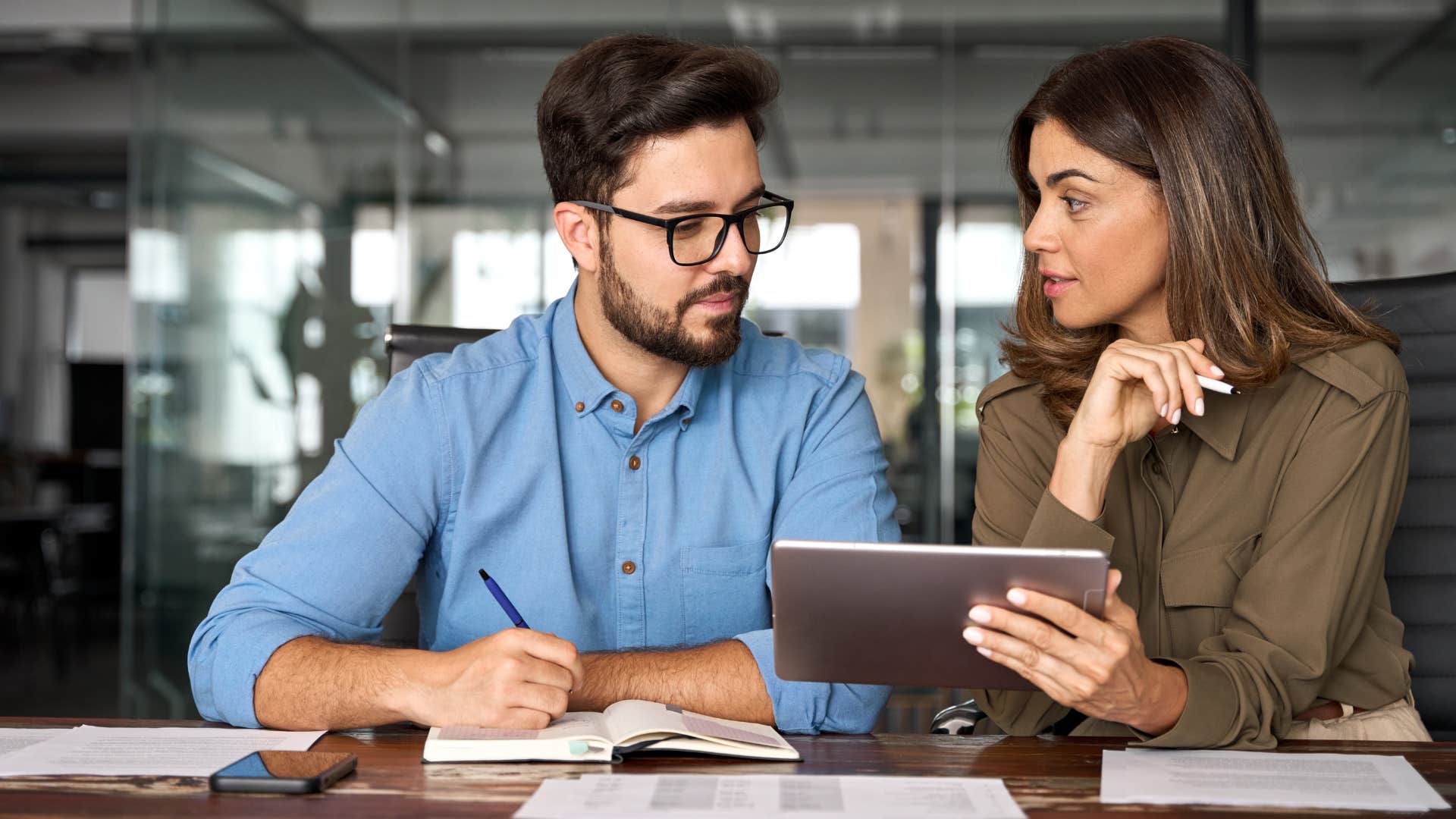 woman talking to a co-worker