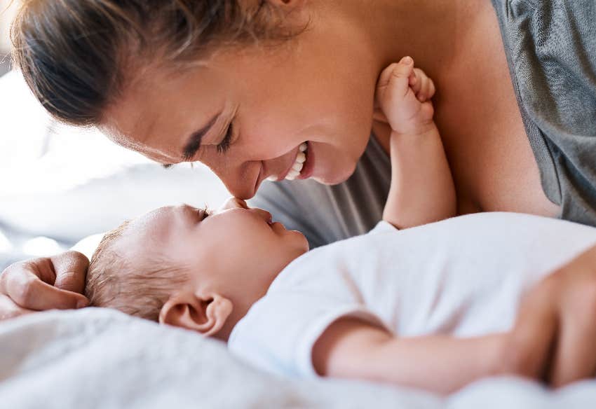 Moms Who Give Birth In This Season Have Happier Kids, According To Research