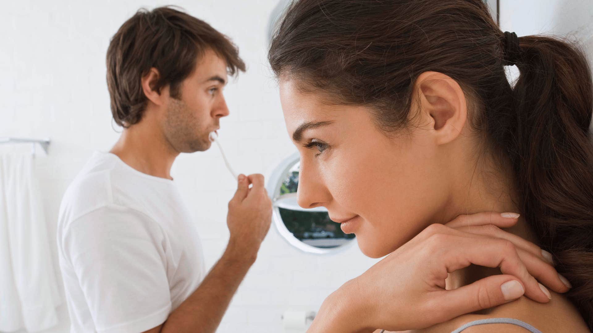 narcissistic woman interrupting man's time in the bathroom