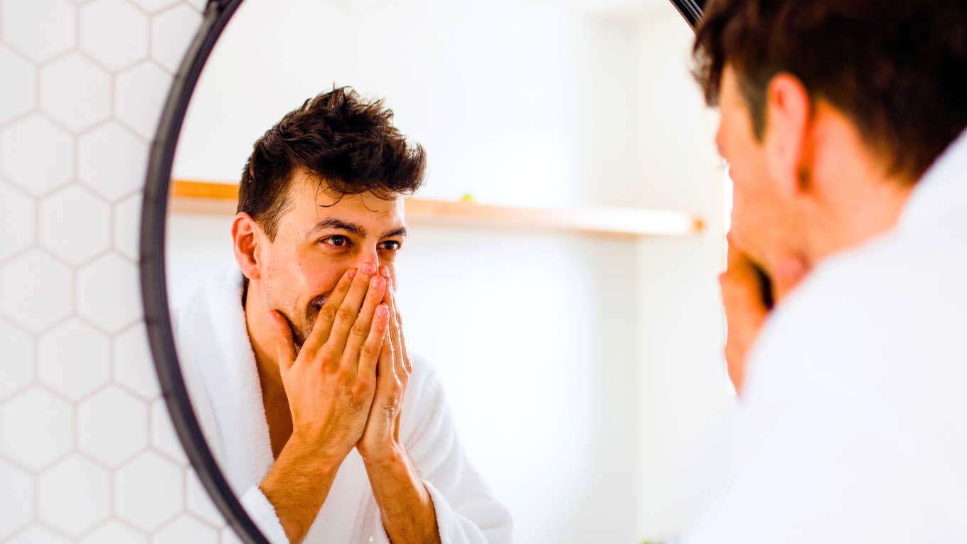 Odd Bathroom Habits Of A Narcissist, According To Experts