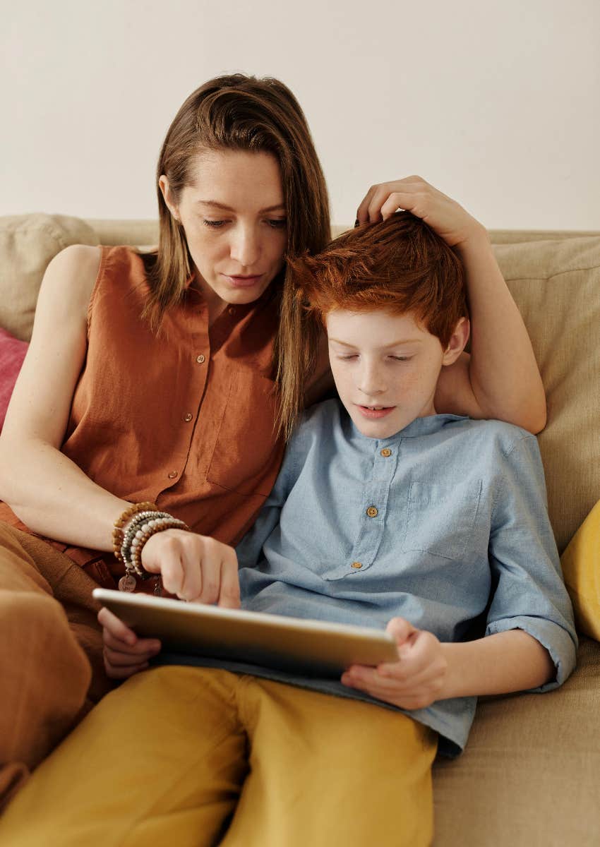 parent and child reading together