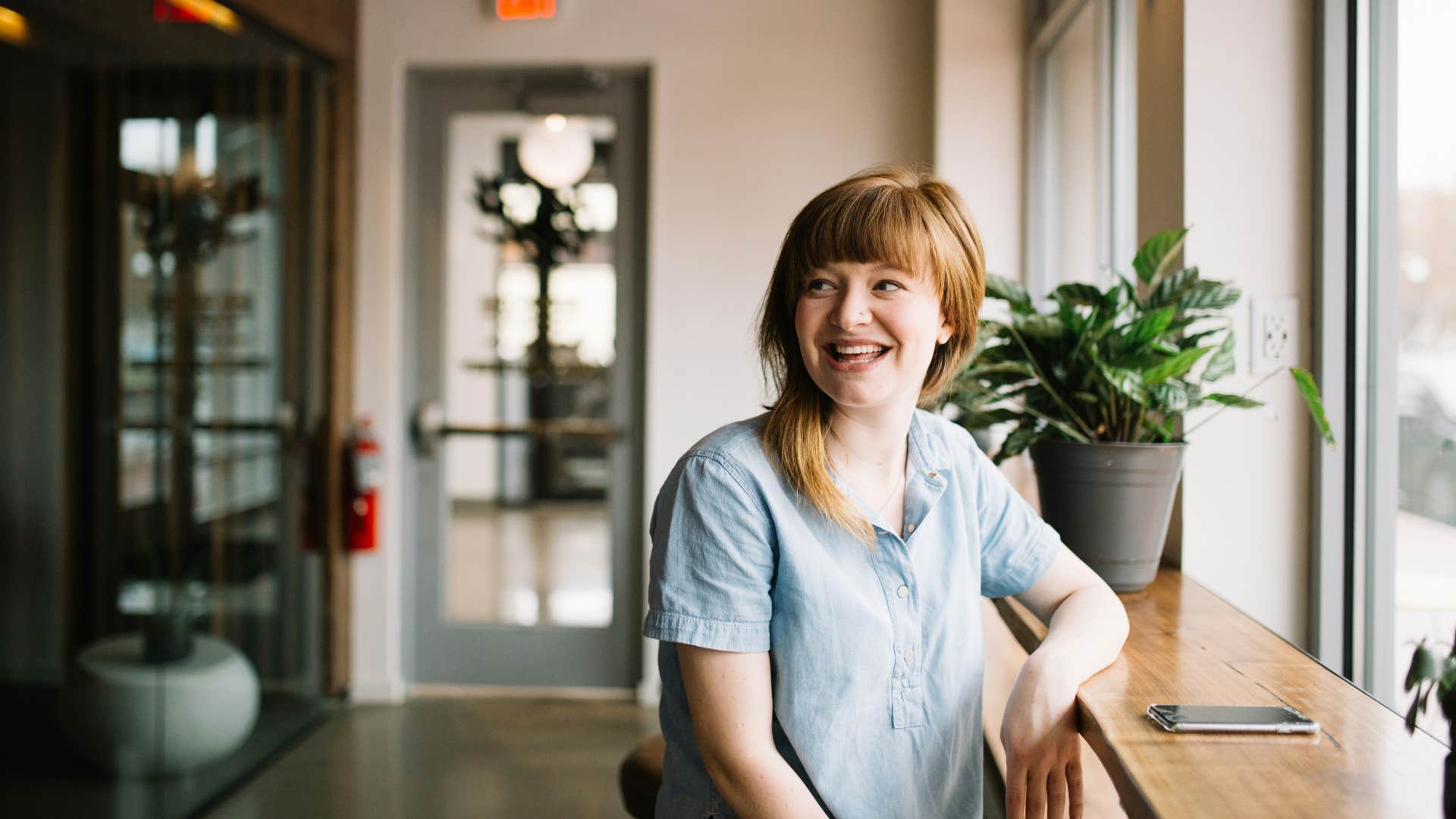 smart woman smiling psychological trick gain control