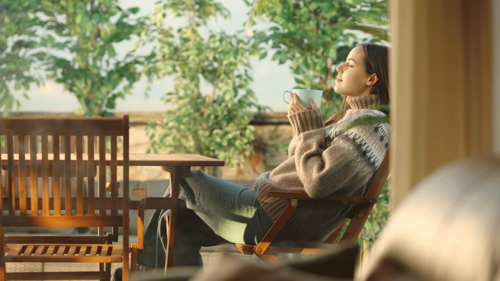 woman drinking coffee