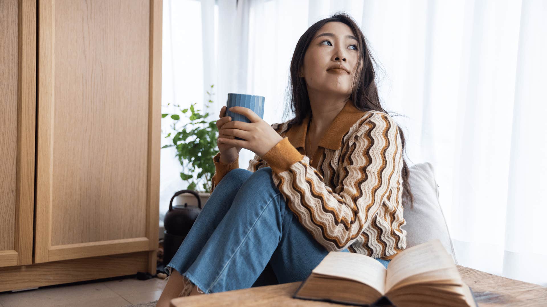 woman who likes being alone