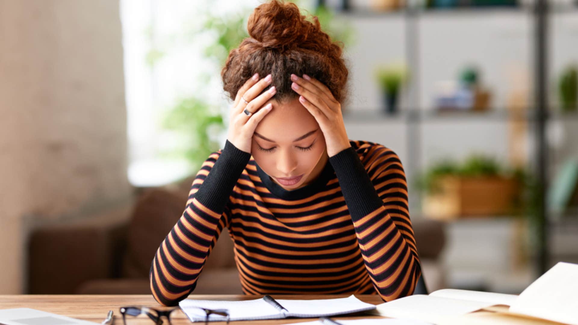 woman struggling to set work boundaries