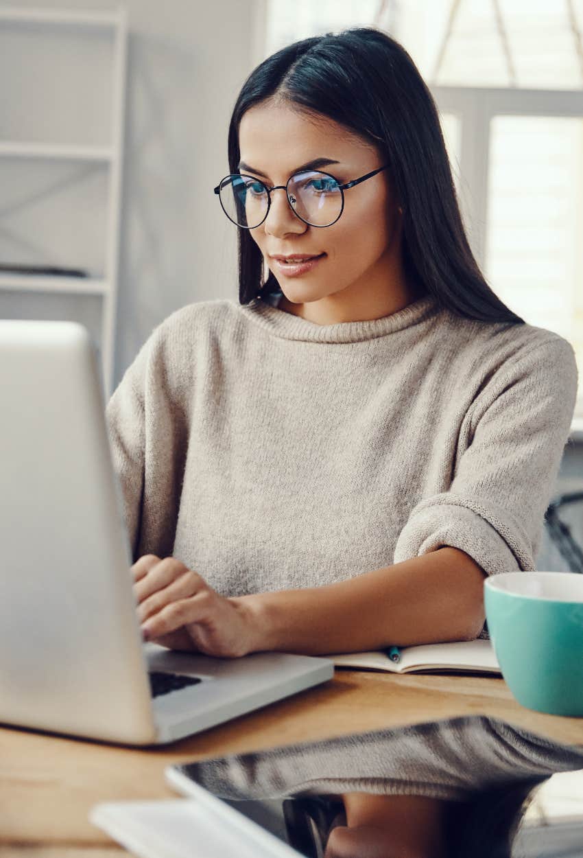 Woman networking on LinkedIn