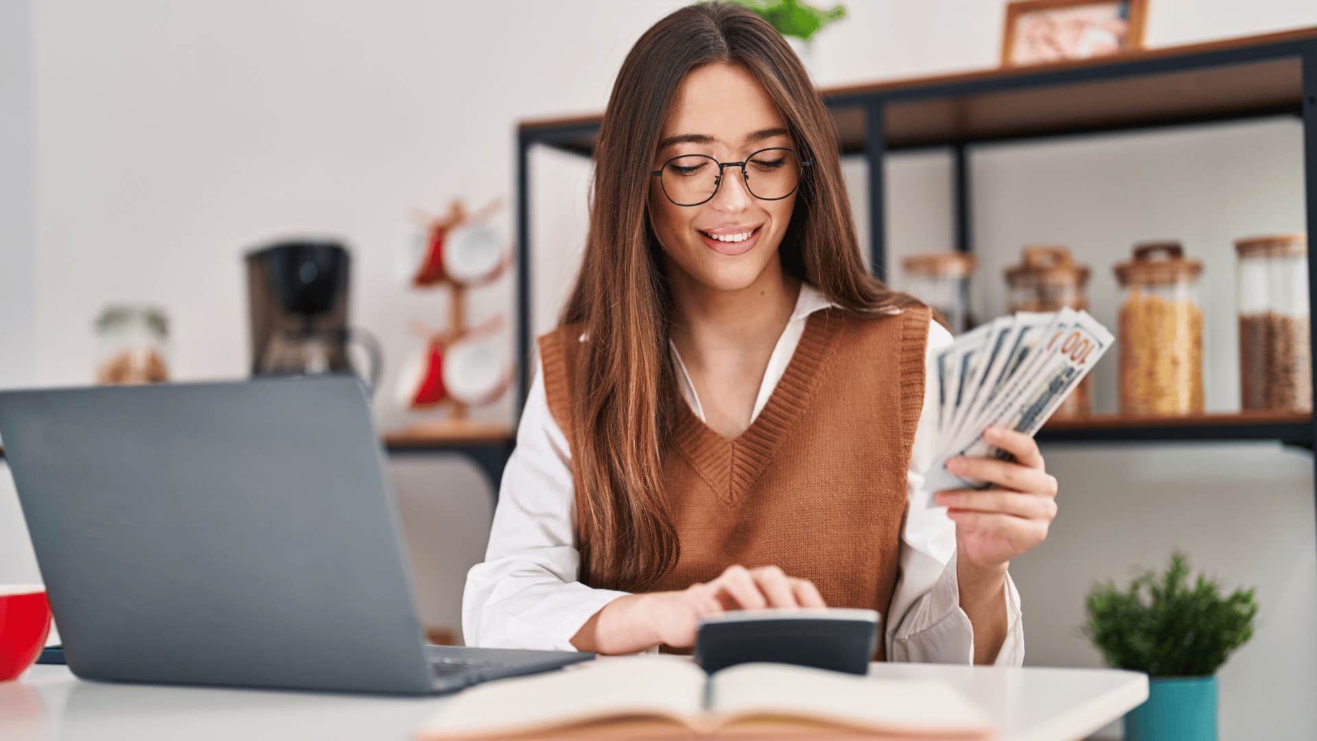 woman saving for retirement