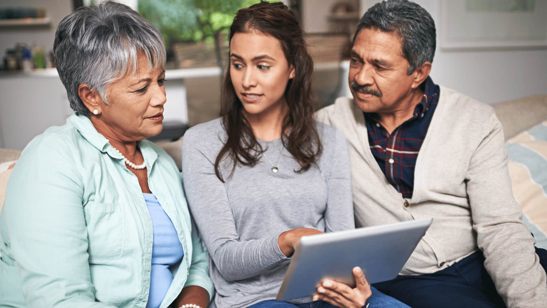 Woman explains plan to her parents