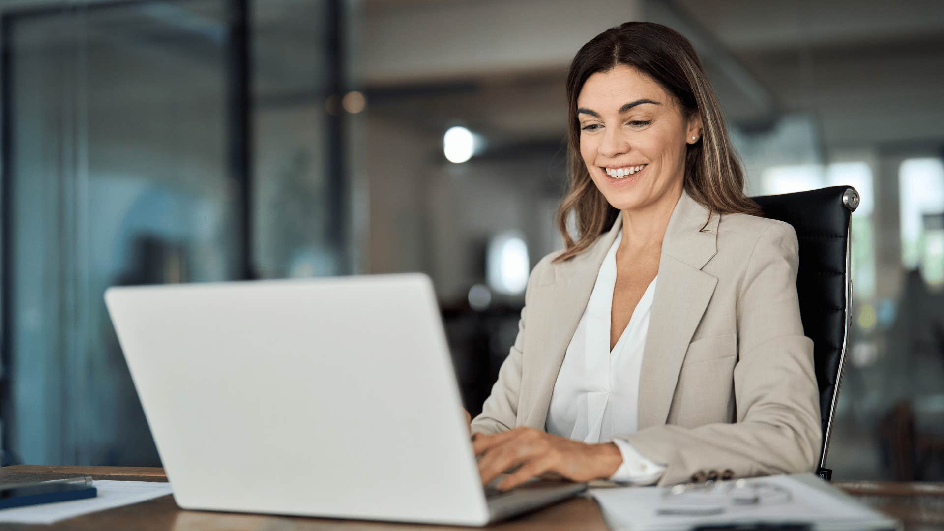 woman on laptop