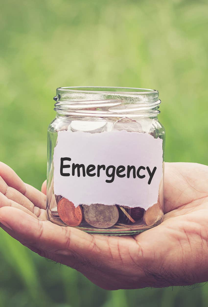 signs financial growth emergency fund