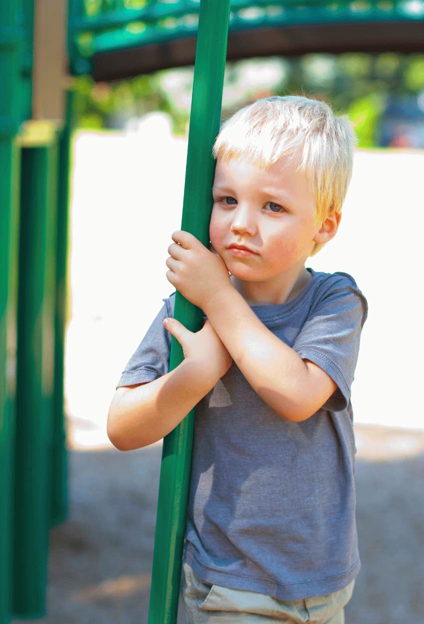 signs lonely child isolating