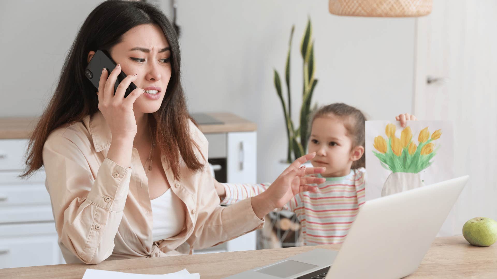 mother ignoring child