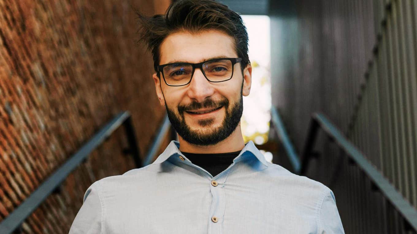 Experts Say These Behaviors Separate Top Performers From Everyone Else Top performing man.