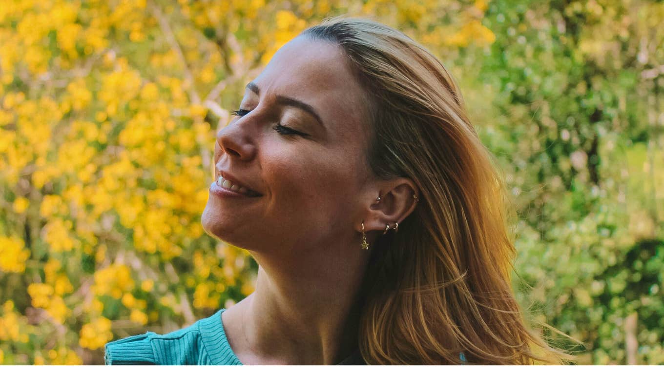 Men Simply Can’t Help But Be Drawn to Women Who Have These Standout Traits, According To Psychology Woman has standout traits.