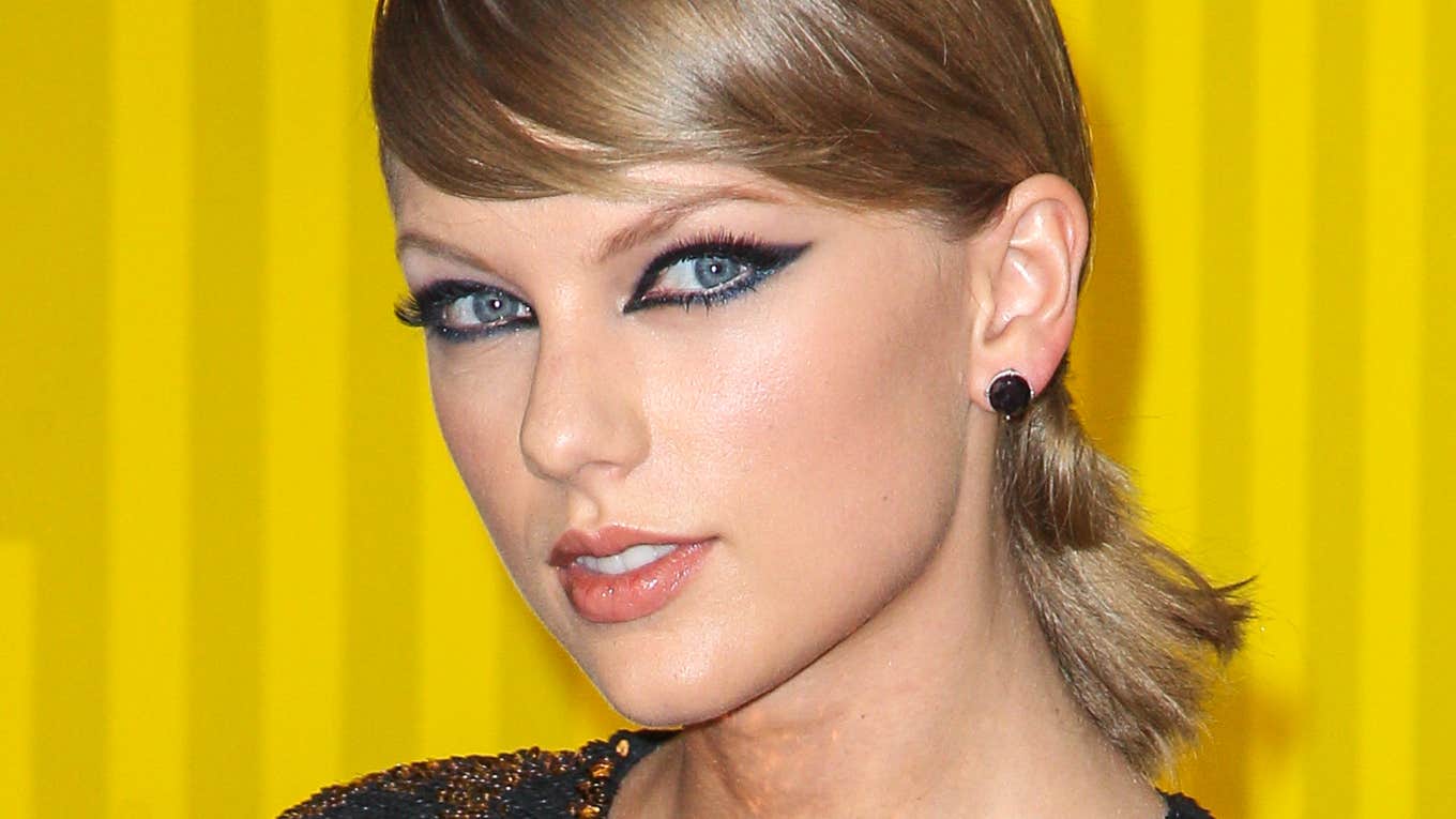 strict standards taylor swift sets friends strict standards taylor swift sets friends