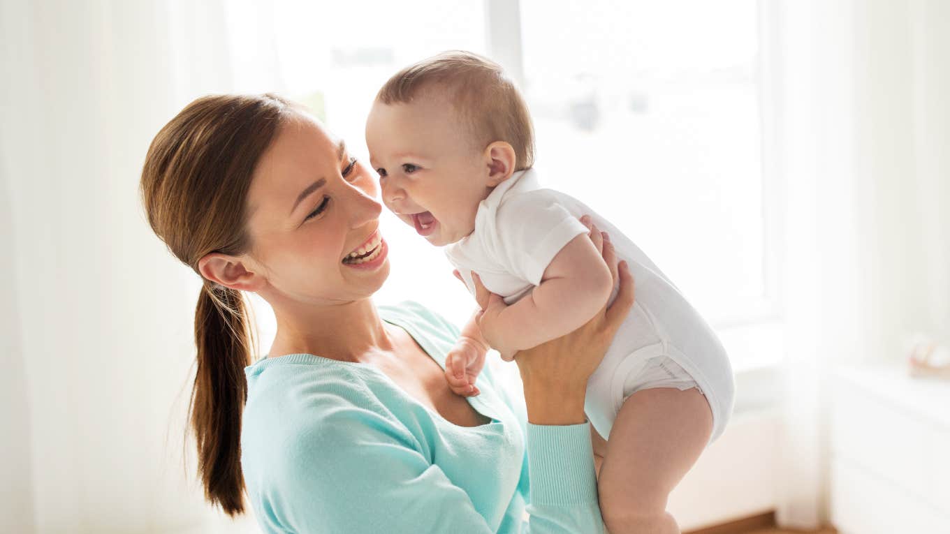 Ways Brilliant Moms Raise Low-Maintenance Babies brilliant mom raising low-maintenance baby