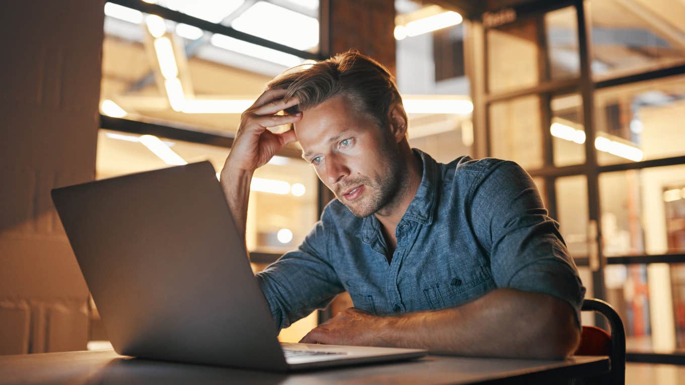 Company Tells Employees Take Out Loans After Boss Forgets To Submit Paychecks Employee Told Take Out Loans After Boss Forgets To Submit Paychecks