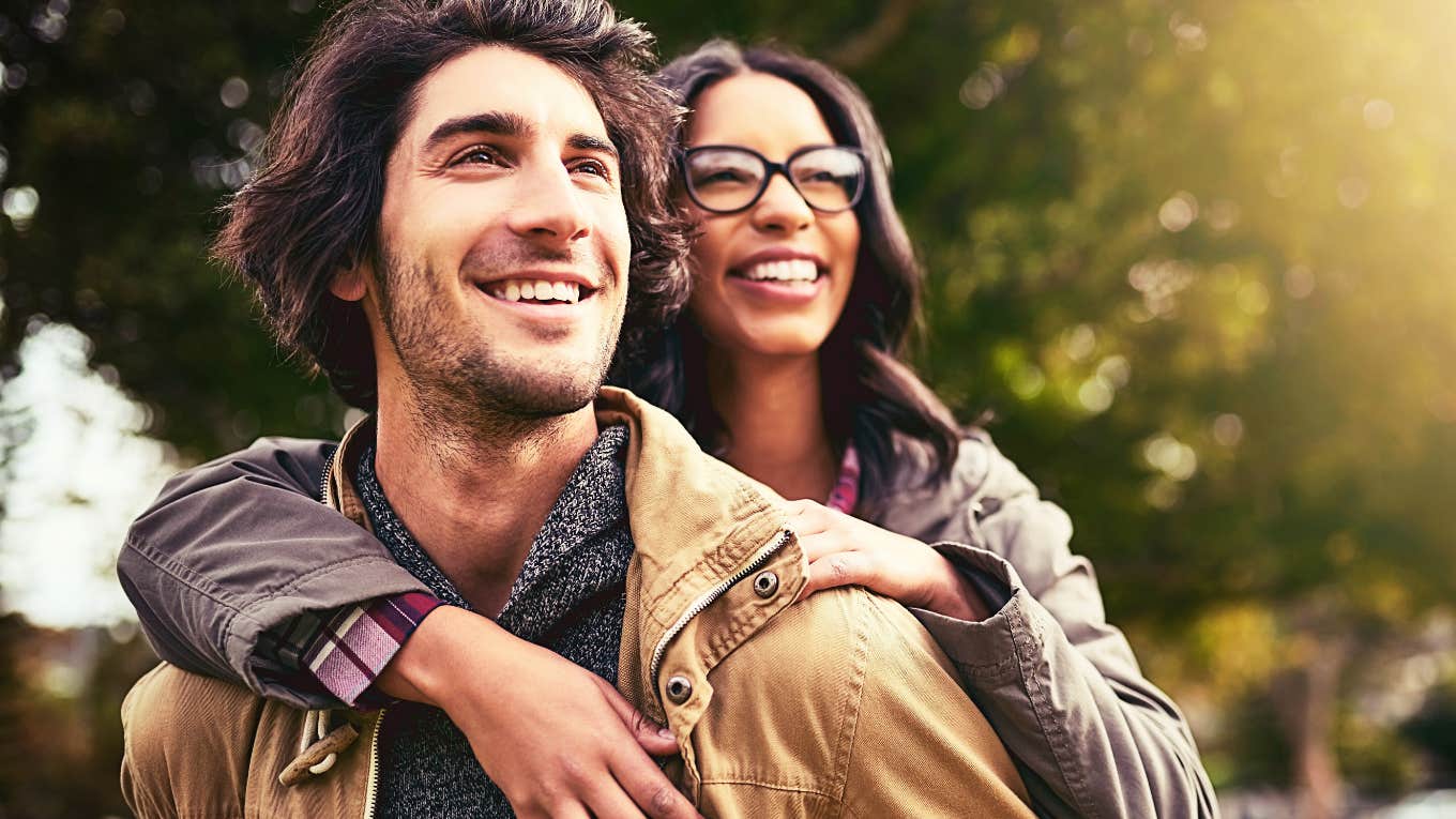Couples Who Focus on These Psychologist-Approved Habits Rarely Ever Drift Apart Couple who focus on psychologist approved habits to stay close.
