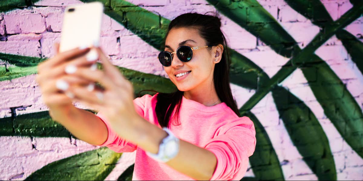 50+ Cute Selfie Poses Ideas & Tips for Girls (Best for Instagram User)  http://www.ultraupdates.com/2016/05/cute-selfie-poses… | Long hair styles,  Hair, Hair styles