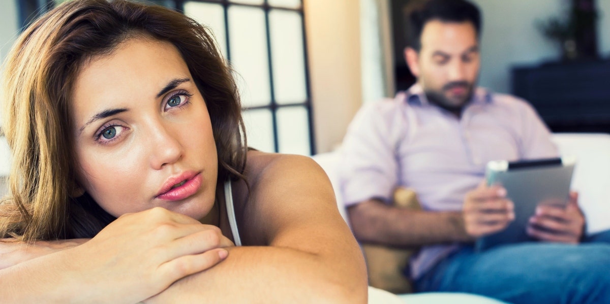 If Your Boyfriend Is Two-Timing You, Here's How To Handle It, Mitzi  Bockmann