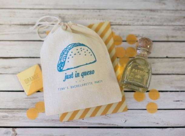 How to create the perfect welcome bags for out-of-town guests attending  your wedding!
