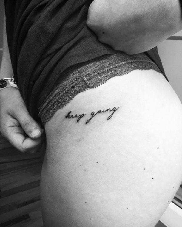 The charm of the discreet tattoo in 80 examples with a secret message