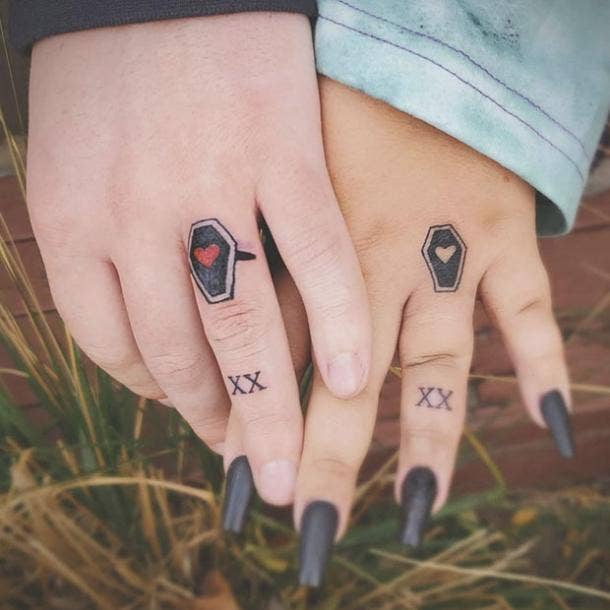Adorn Your Fingers With These Chic Finger Tattoos  Fashionisers
