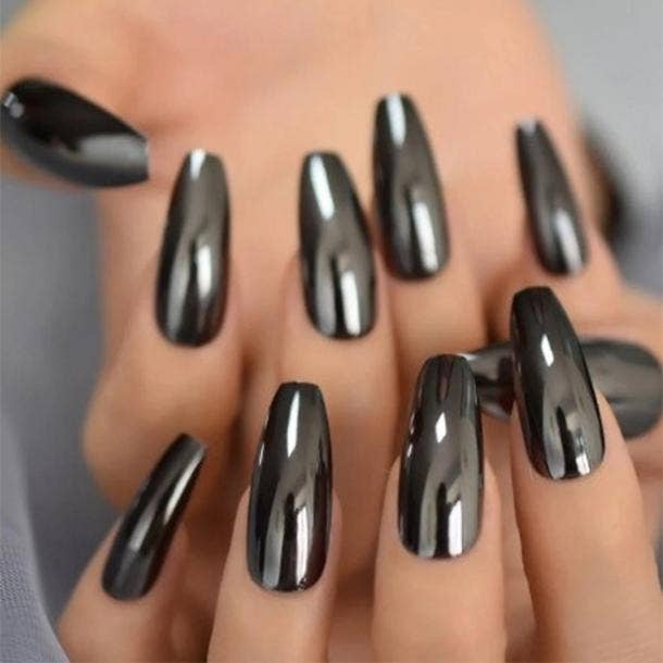 30+ Metallic and Chrome Nail Designs on Black and Brown Skin - Coils and  Glory