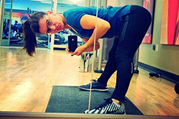 12 Selfies That Tell The World Youre A Narcissist Yourtango
